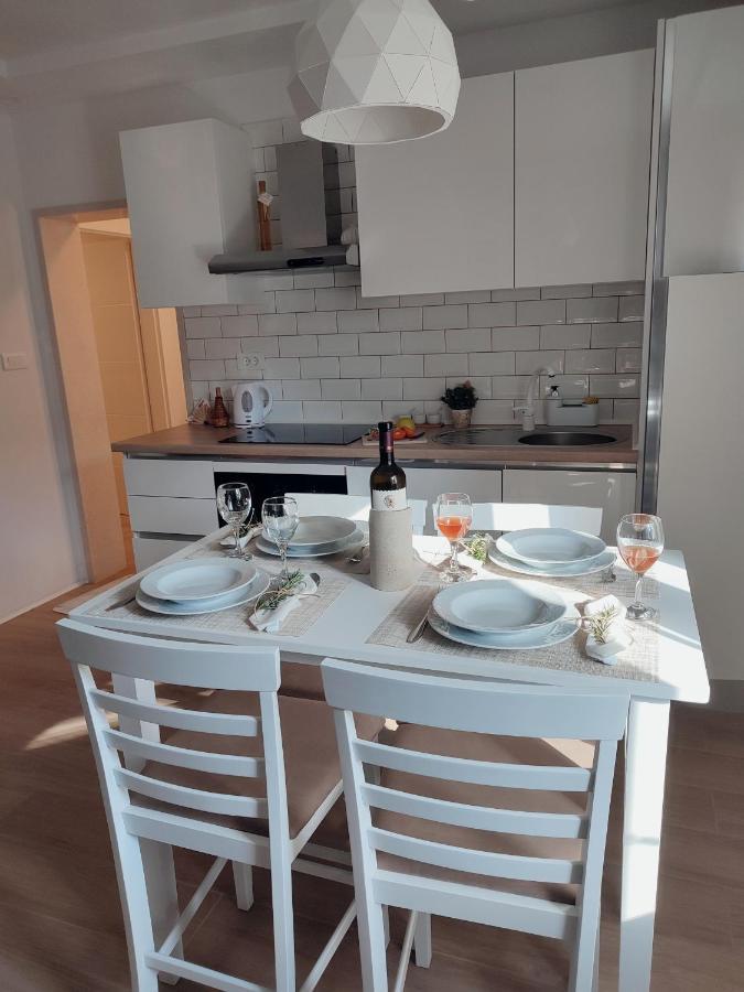 Apartment Making Memories Pucisca Exteriör bild